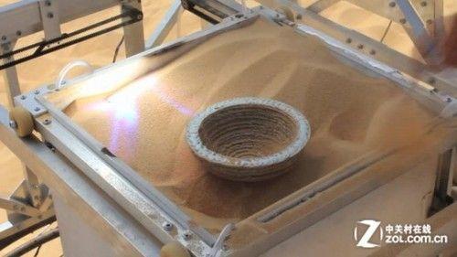 太陽能3D打印機:用太陽能和沙子制玻璃